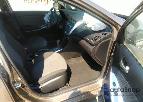 2013 Hyundai Accent Gs z USA, uszkodzony, nr VIN KMHCT5AE8DU088382